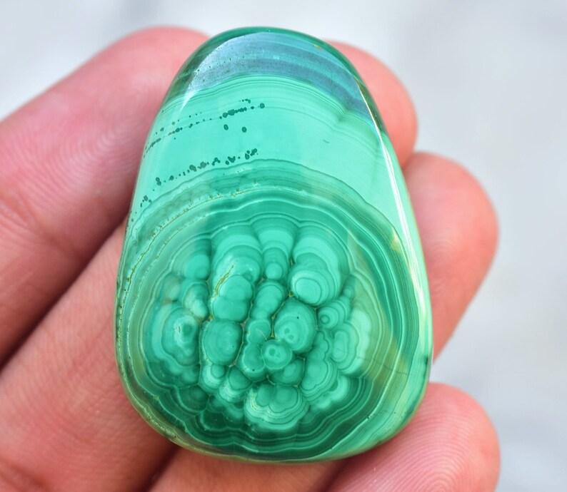 Malachite Cabochon / Top Grade Malachite Gemstone / High Quality / Freeform Shape / 85.55 Ct. / 37x27x7 mm / Loose Gemstone H-46