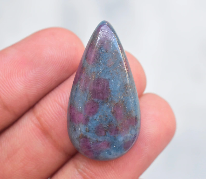 Ruby Kyanite Cabochon / Top Selection Ruby Kyanite Gemstone / Pear Shape / 33.25 Ct. / 32x17x6 mm / Loose Gemstone I-665