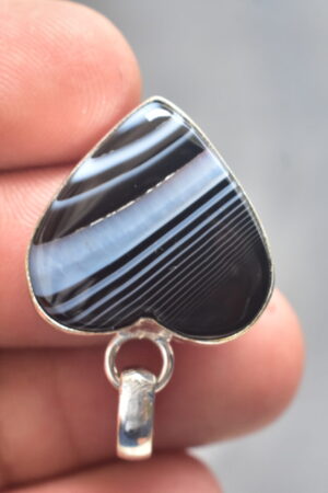 Black Banded Agate Cabochon / Plated Silver Pendant / For Jewelry / Heart Shape / Loose Gemstone Jewelrys A-255