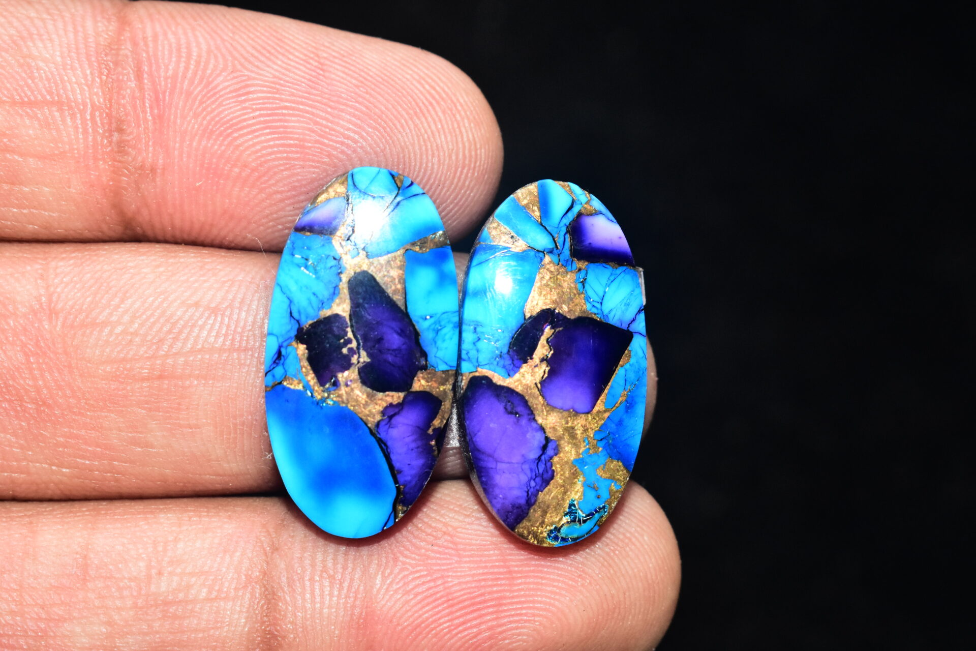 Blue Copper Turquoise Pair Cabochon / Turquoise Pair Cabochon / Oval Shape / 30.95 ct. / 26x13x4 mm. / Loose Gemstone / Q-621