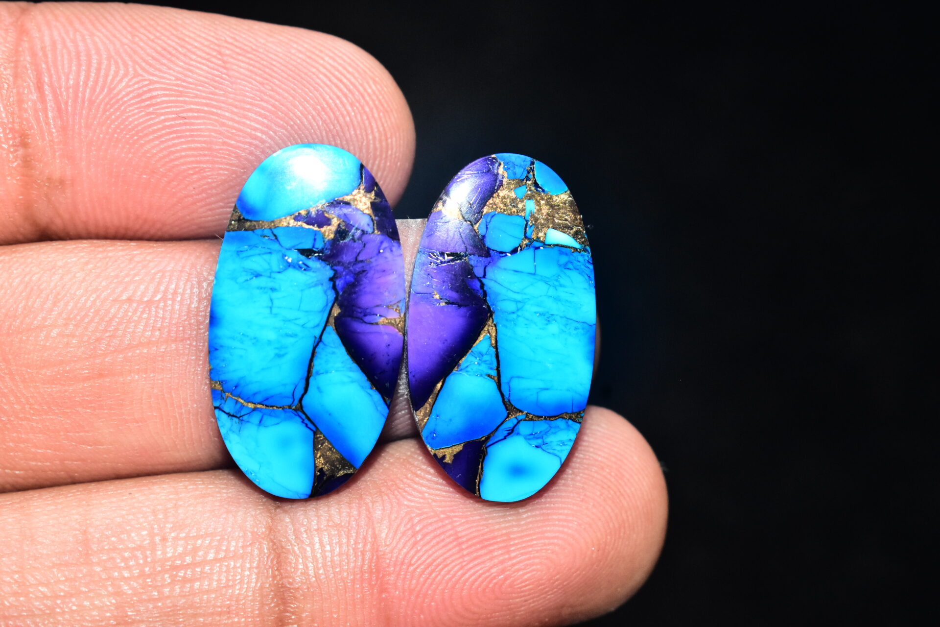 Blue Copper Turquoise Pair Cabochon / Turquoise Pair Cabochon / Oval Shape / 26.35 ct. / 20x13x4 mm. / Loose Gemstone / Q-610