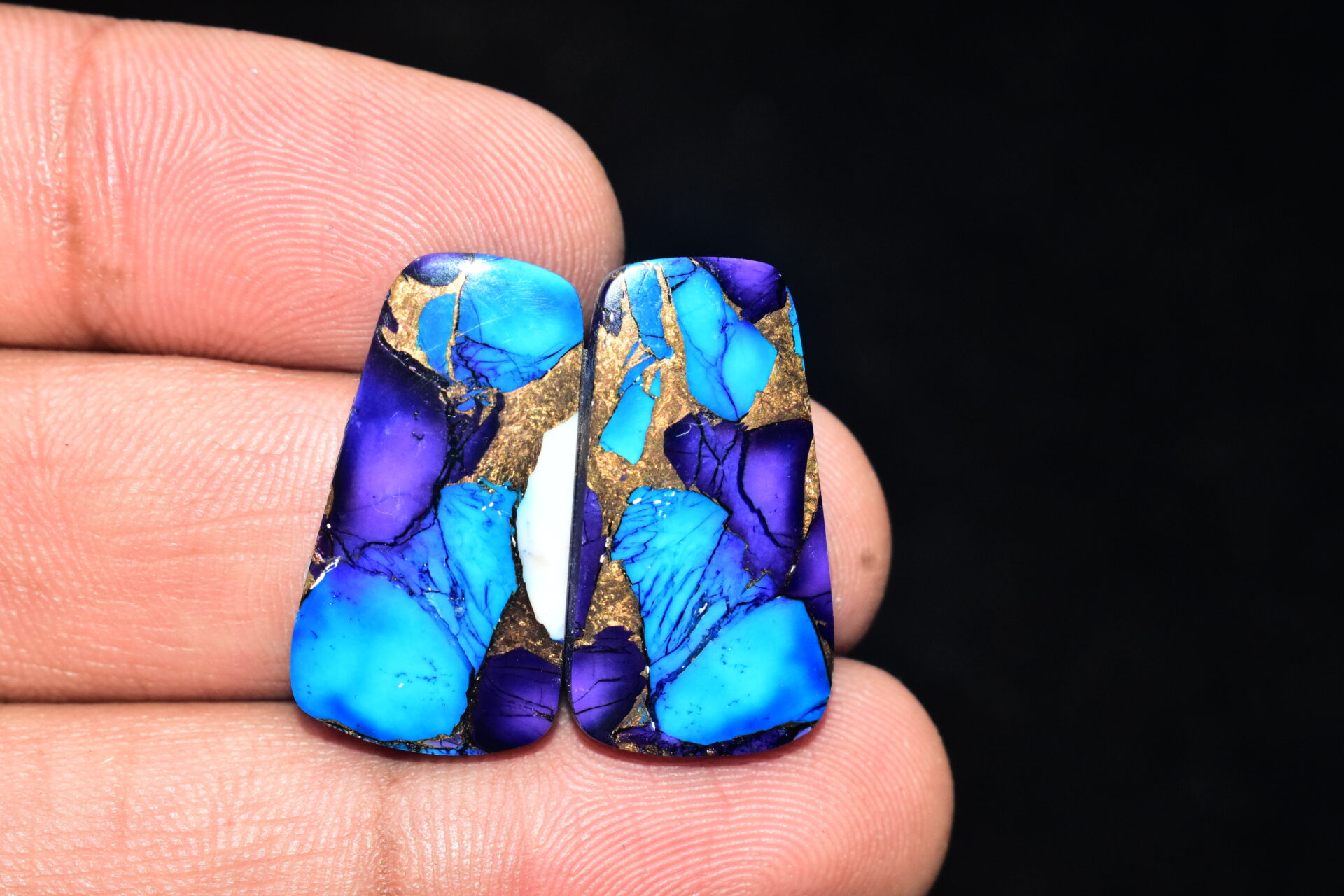 Blue Copper Turquoise Pair Cabochon / Turquoise Pair Cabochon / Freeform Shape / 29.95 ct. / 25x14x4 mm. / Loose Gemstone / Q-636