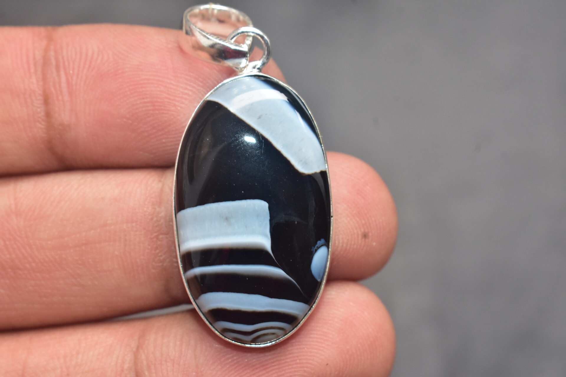 Black Banded Agate Cabochon / Plated Silver Pendant / For Jewelry / Oval Shape / Loose Gemstone Jewelrys A-286