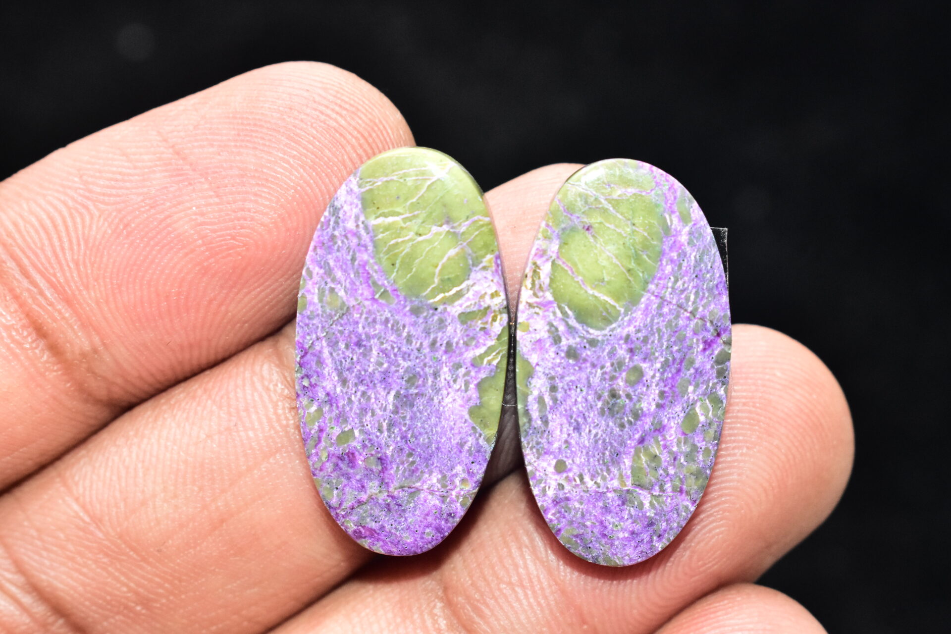 Stichtite With Serpentine Pair Cabochon / Stichtite With Serpentine Gemstone / Oval Shape / 23.75 Ct. / 26x14x4 mm. / Loose Gemstone / Q-839
