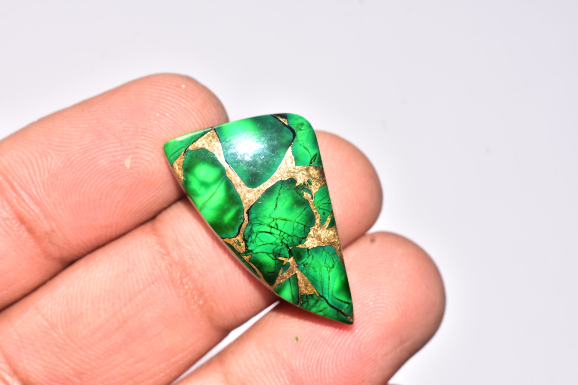 Green Dahlia Copper Turquoise Cabochon / Green Dahlia Copper Turquoise Gemstone / Freeform Shape / 23.35 Ct. / 28x18x5 mm. / Q-946 - Image 2