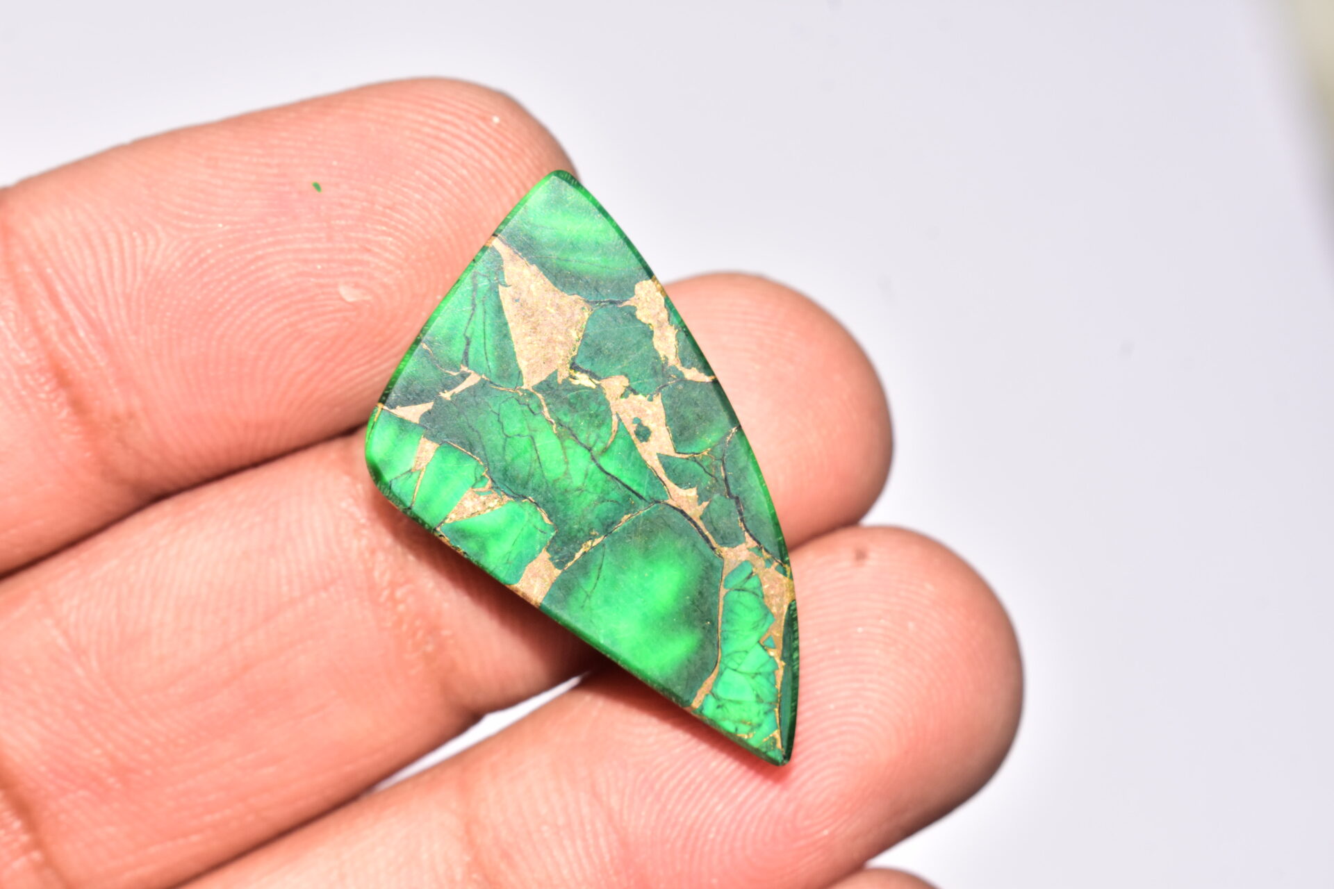 Green Dahlia Copper Turquoise Cabochon / Green Dahlia Copper Turquoise Gemstone / Freeform Shape / 23.35 Ct. / 28x18x5 mm. / Q-946 - Image 4