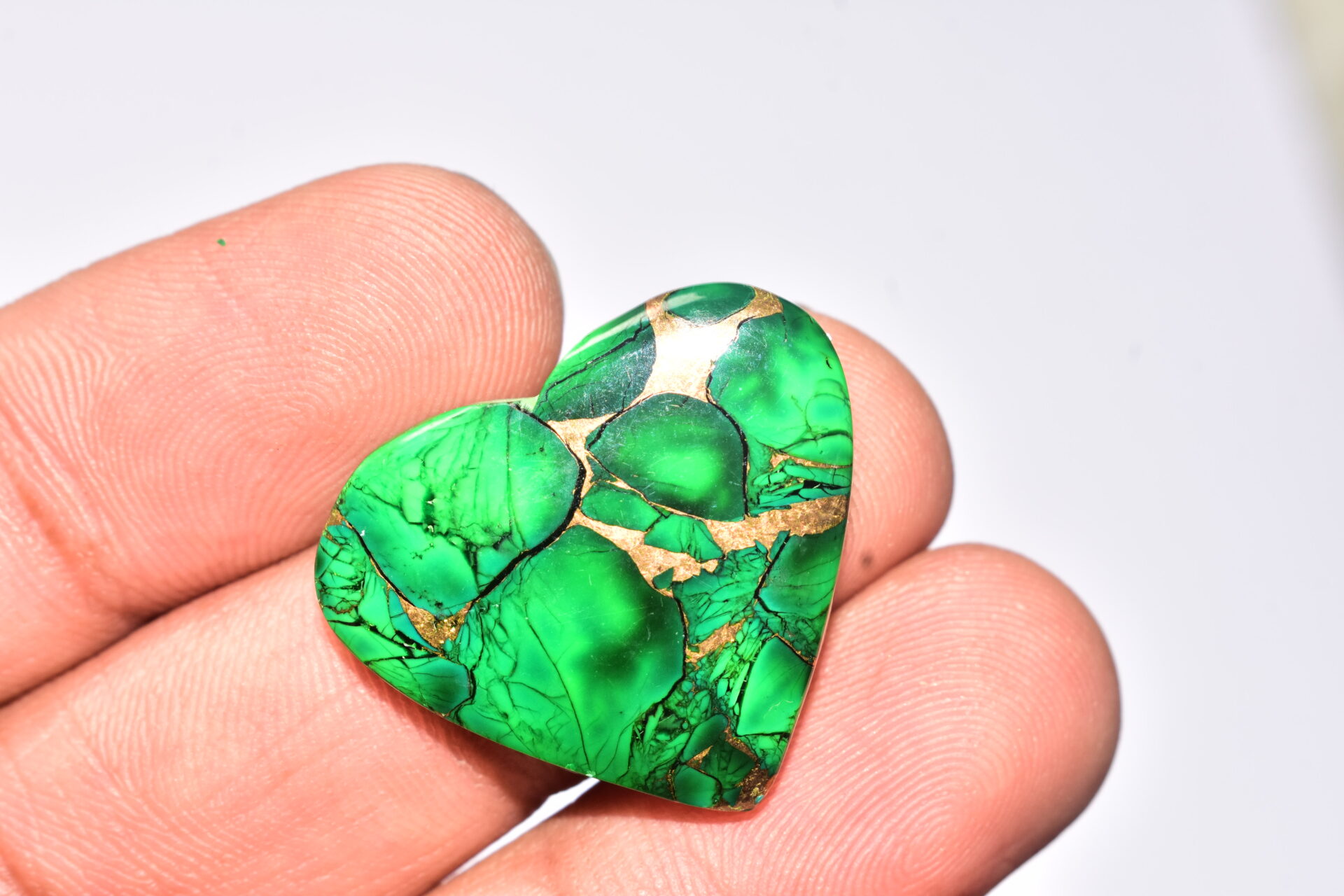 Green Dahlia Copper Turquoise Heart Cabochon / Green Dahlia Copper Turquoise Gemstone / Heart Shape / 23.60 Ct. / 22x25x5 mm. / Q-940