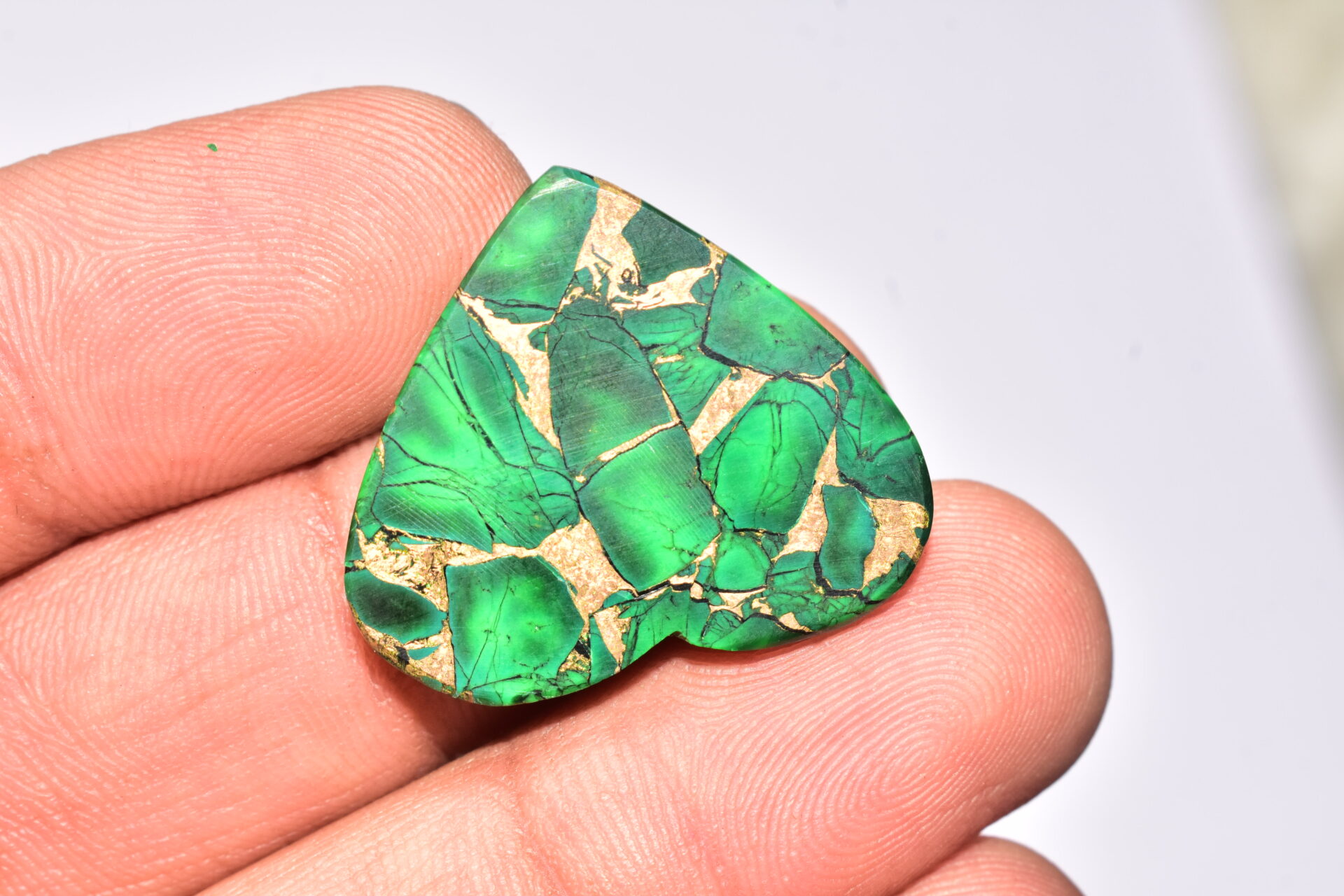Green Dahlia Copper Turquoise Heart Cabochon / Green Dahlia Copper Turquoise Gemstone / Heart Shape / 23.60 Ct. / 22x25x5 mm. / Q-940 - Image 4
