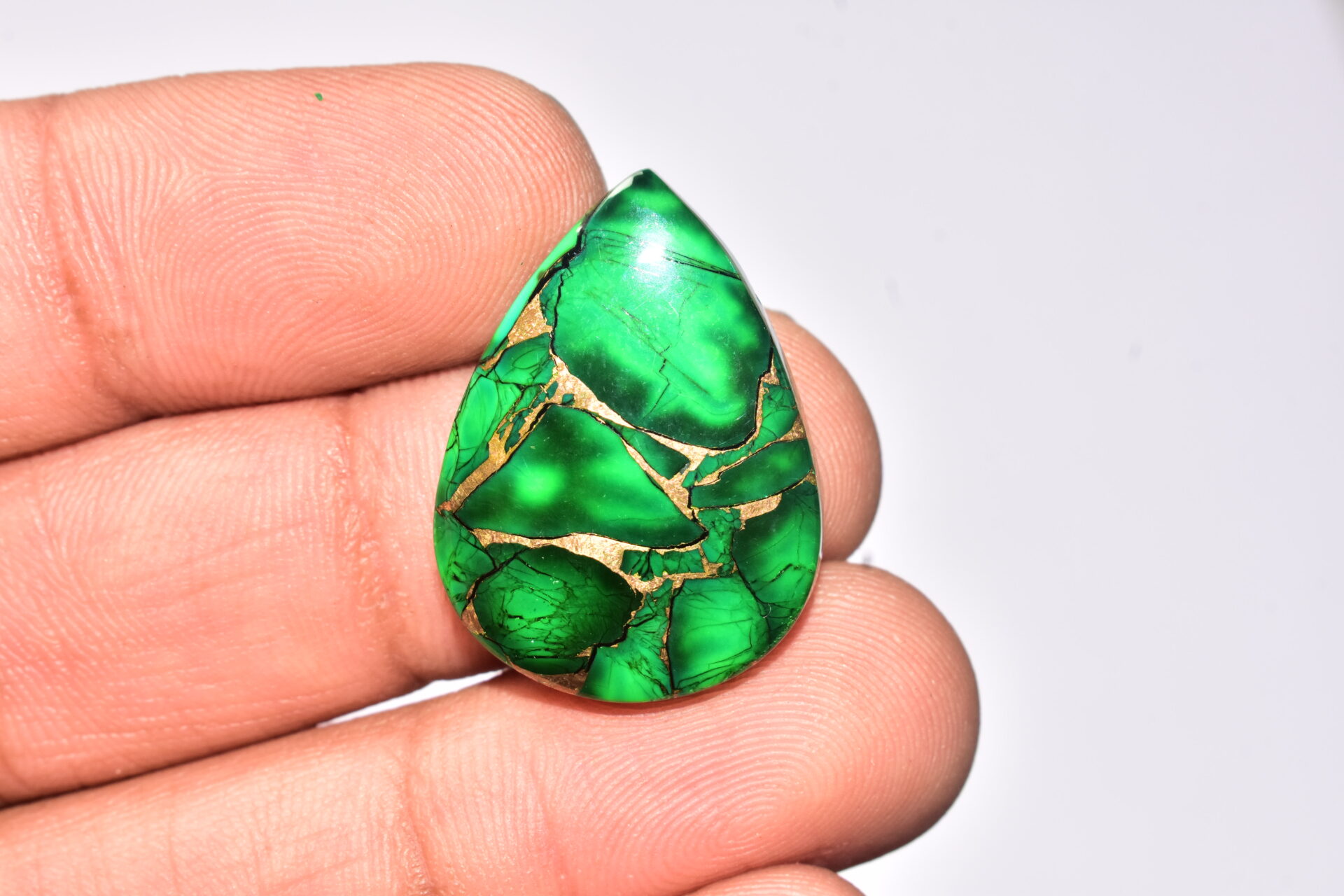 Green Dahlia Copper Turquoise Cabochon / Green Dahlia Copper Turquoise Gemstone / Pear Shape / 23.30 Ct. / 27x20x5 mm. / Q-949