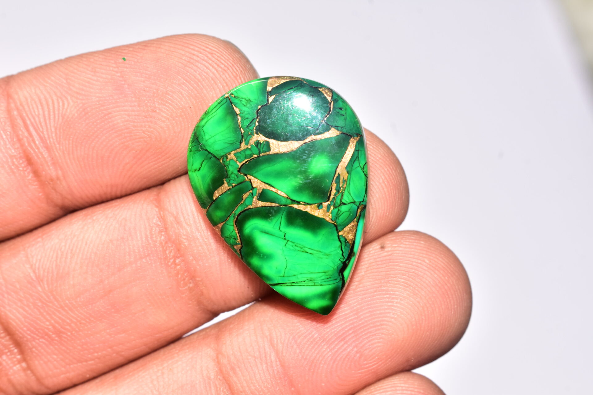 Green Dahlia Copper Turquoise Cabochon / Green Dahlia Copper Turquoise Gemstone / Pear Shape / 23.30 Ct. / 27x20x5 mm. / Q-949 - Image 3