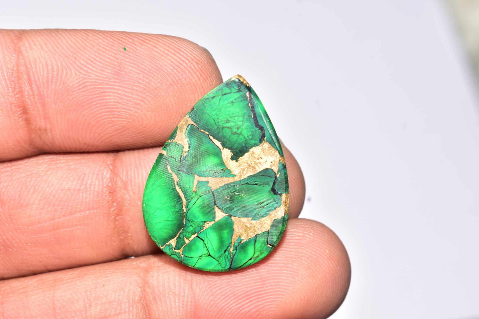 Green Dahlia Copper Turquoise Cabochon / Green Dahlia Copper Turquoise Gemstone / Pear Shape / 23.30 Ct. / 27x20x5 mm. / Q-949 - Image 4